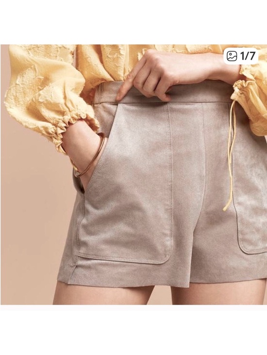 Wilfred Pants - Aritzia Wilfred Women's Shorts Bossier Faux Suede Tan Shorts size Medium